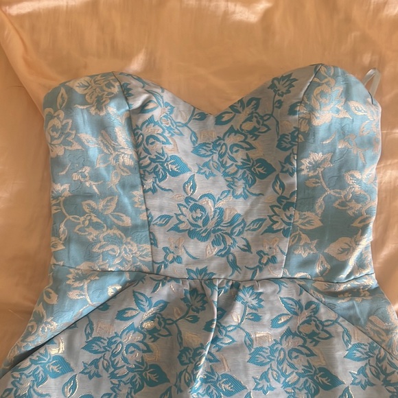 Kimchi Blue “Quinn” Jacquard Sweetheart Strapless Mini - Picture 3 of 4